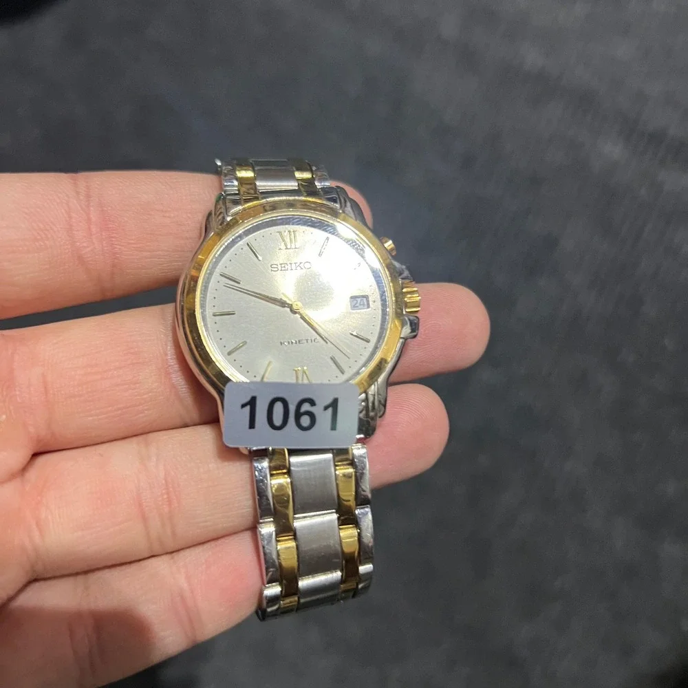 Seiko Kinetic Watch Mens OS Silver Gold Two Tone 5M62-0B20 Date Roman Numeral